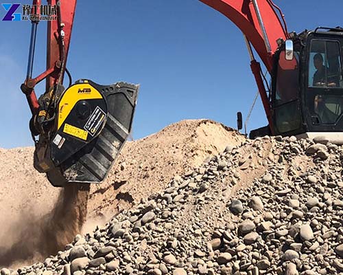 crusher-bucket-for-excavator-working