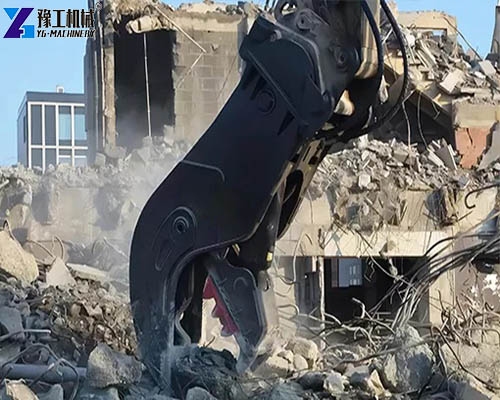 excavator pulverizer working