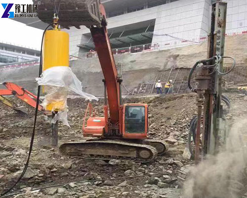 hydraulic stone splitter working